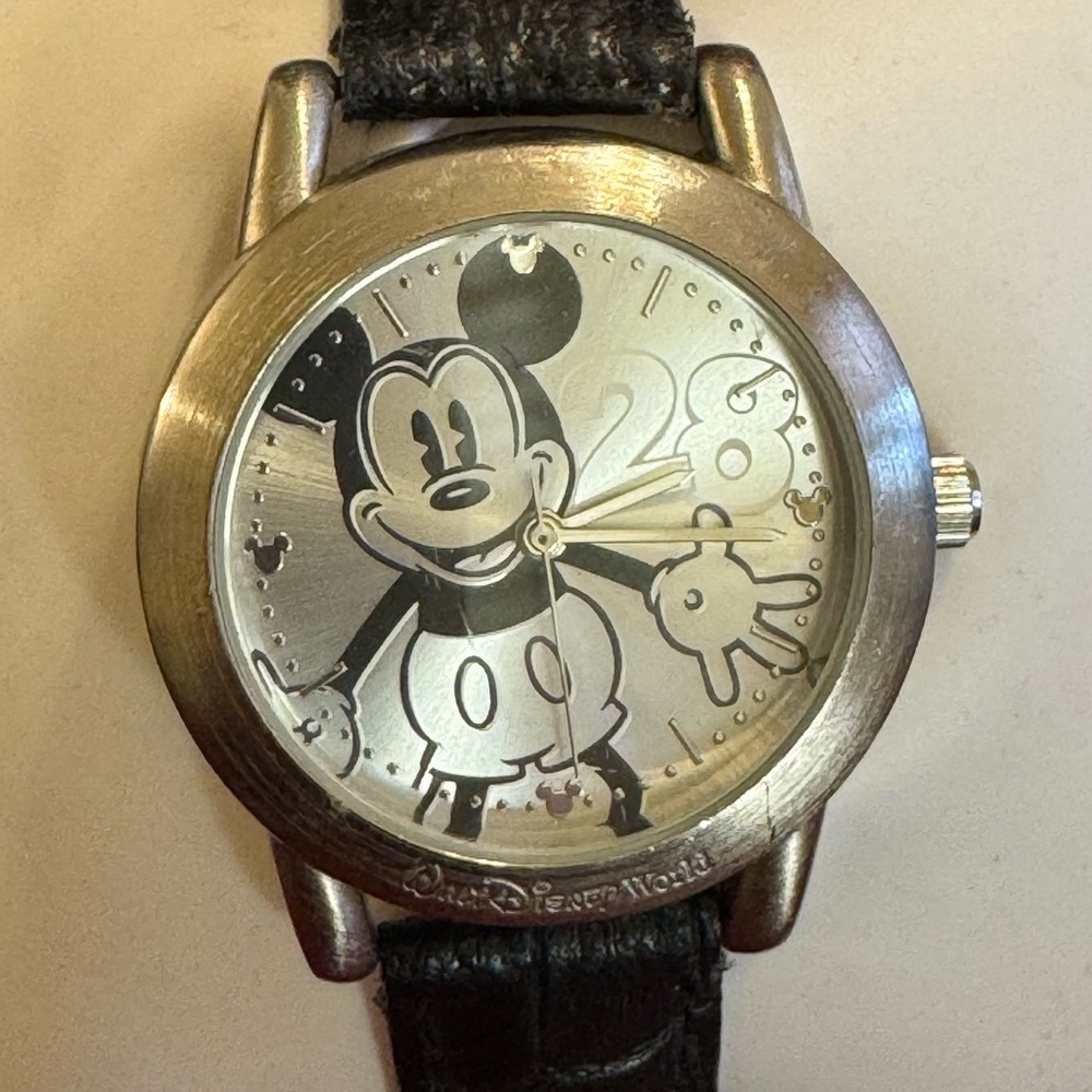 VTG 90’s Disney Parks limited release silver Mickey Mouse watch
